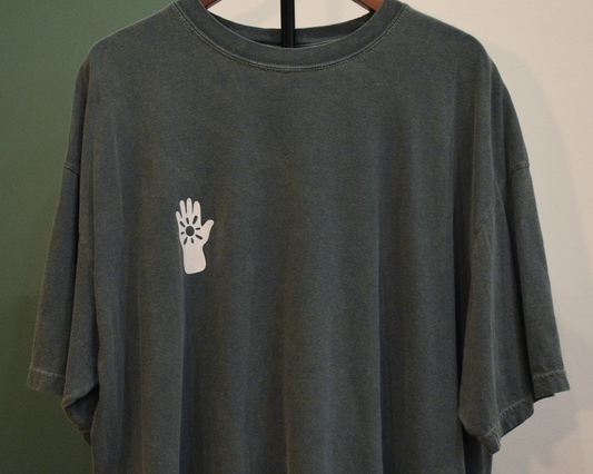 "hand & eye" tee